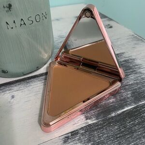 LYS Beauty No Limite Matte Bronzer in “Motivate”